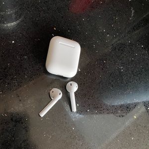 Apple AirPods Gen 1